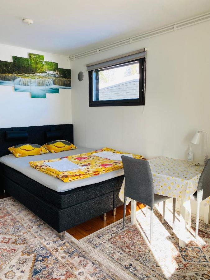Two Bedrooms,Dining Area And Bathroom With Private Entrance Kotka Exterior foto